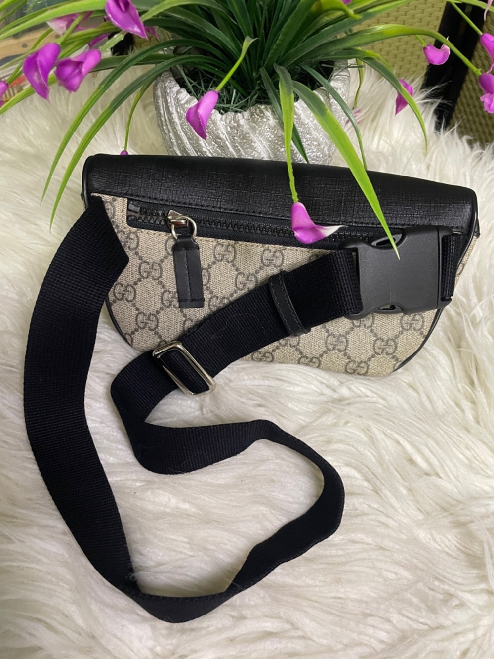 Gucci Beige GG Canvas and Black Leather Men’s Belt Bag - Picture 2 of 6